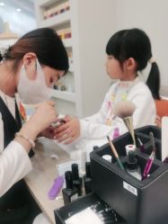 -进巍美甲美睫店
