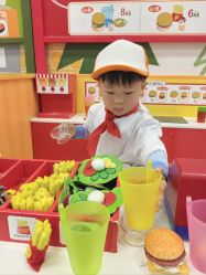 -莫莉幻想儿童乐园(三河燕郊永旺店)