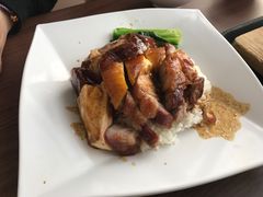 三拼烧味饭-太兴烧味餐厅(香港机场店)