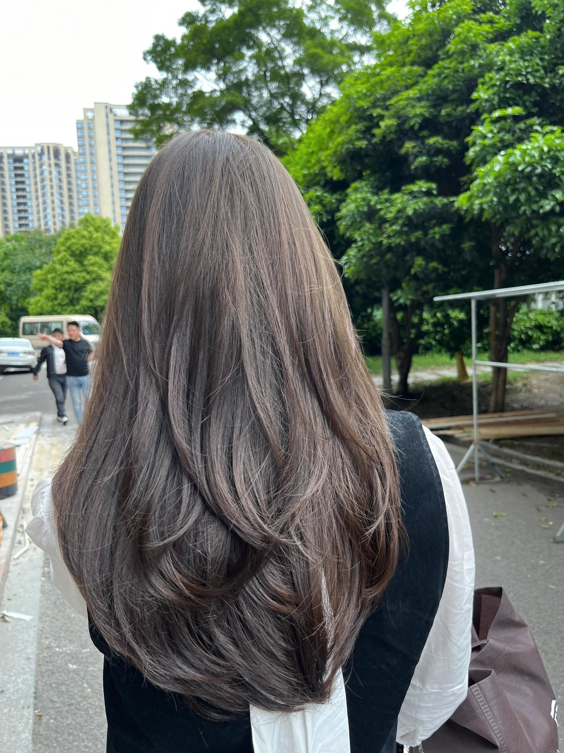 搜龙抬头剪发喜迎好兆头
一款高层次的发尾弯的发型!