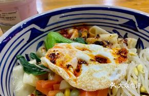 Oil-Poured Hand-Caught Noodles