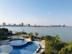 -上海滴水湖皇冠假日酒店