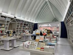 -钟书阁(松江泰晤士小镇店)