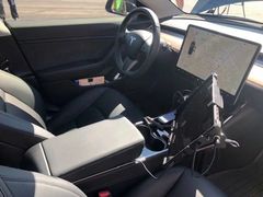 -TESLA 特斯拉(上海太古汇体验店)