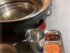 -围炉肉舍•炭烤活鳗•丹东海鲜烤肉(步行街店)