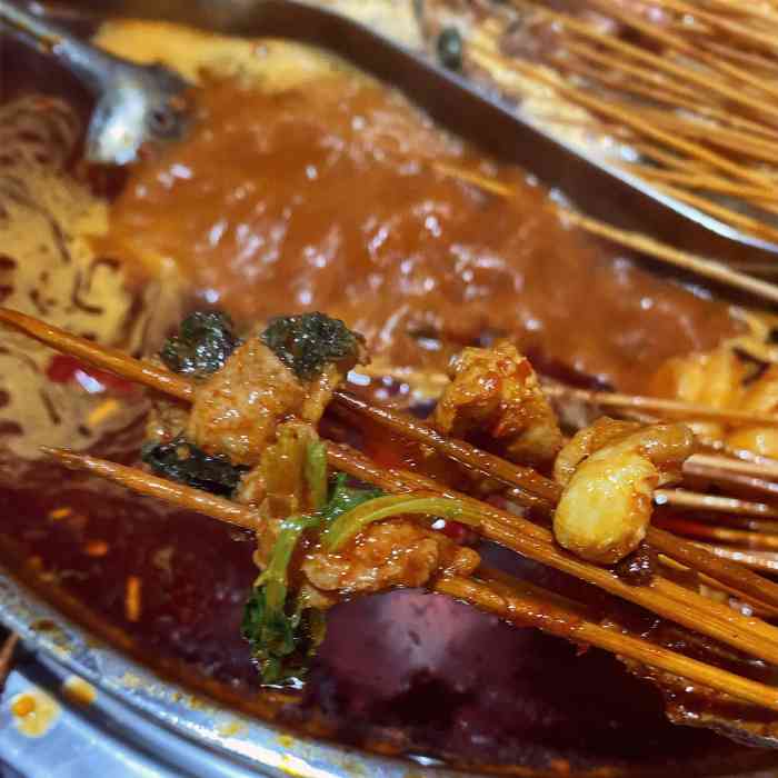 成都老王串串香(普陀路总店)-"无论什么日子每次路过看到门外都是排队