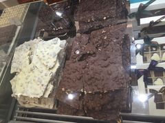-VENCHI 闻绮(上海佛罗伦萨小镇店)