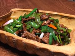 小炒黄牛肉-老滇山寨•云南特色菜•地方菜•民族风情歌舞表演(金碧店)