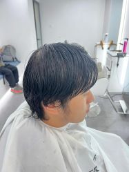 -一家只做男发烫染的店