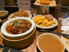 -老牌坊云南鱼豆花火锅(爱建店)