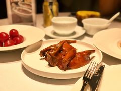 玻璃脆皮润烧乳鸽-北京厨房(西安SKP店)