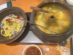 -云海肴·汽锅鸡·云南菜(天山百盛优客店)