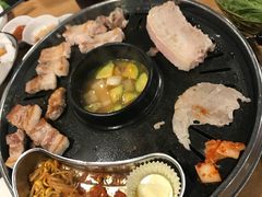 -江南猪肉商会无限续吃(弘大店)
