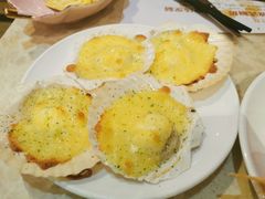 芝士焗扇贝-芭菲盛宴·环球美食(解放碑英利国际店)