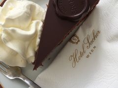 -Cafe Sacher(WIEN)