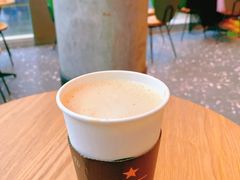 燕麦拿铁饮品-星巴克臻选(湖滨道店)