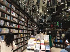-钟书阁(群光广场店)