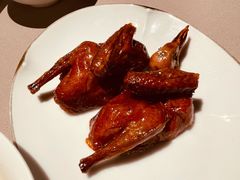 脆皮乳鸽-荣轩(新荣记环球金融中心店)