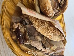 -洪峰浩老北京烧饼夹肉(角门路店)