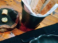 餐前包-AZUL by FUEL蓝色·法式酒馆(琶醍店)