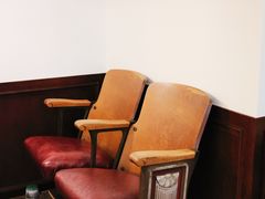 -Café Monson