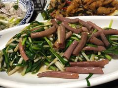 韭菜炒海肠-老院子饭店·鲁菜·海鲜·家常菜