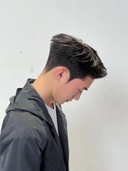 -一家只做男发烫染的店