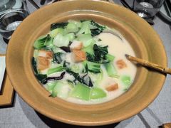 鱼汤河蚌煮时蔬-逸道(益丰·外滩源店)