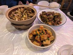 -霄汉牛三鲜湖北砂锅菜(万松园2店)