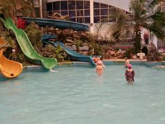 -龙脉温泉室内游泳馆