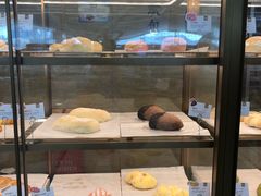 面包甜点陈列柜-奈雪的茶(深圳北站店)