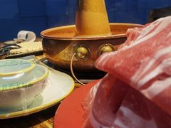 -洞庭洲·防空洞火锅·烧烤·铜锅涮肉(新百广场店)