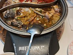 -阿瓦山寨·湘菜现炒·剁椒鱼头王(咸阳总店)