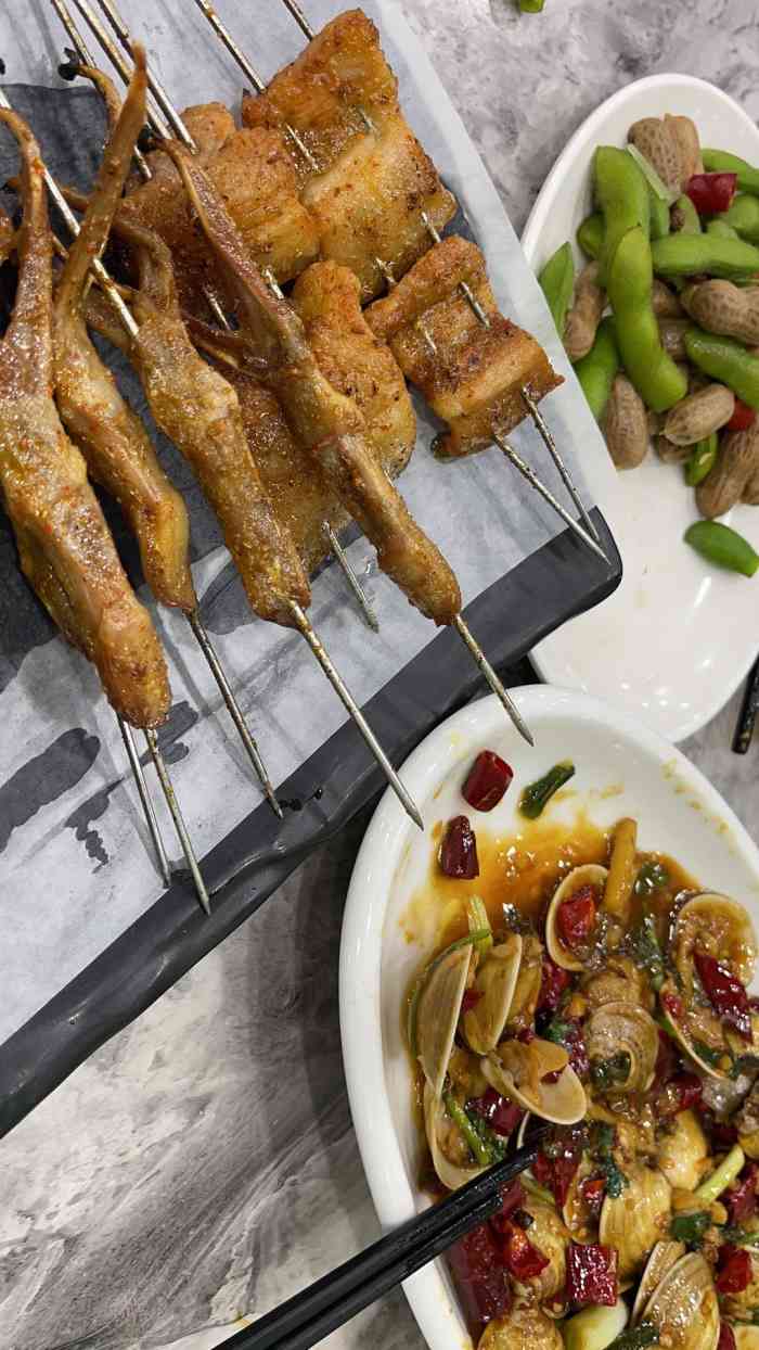 柏楠烧烤(草场门店)-"就在家附近,晚上和闺蜜准备看剧撸串的,正.