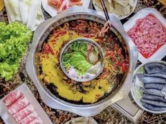 -墨居上隐·院子里火锅(峨眉店)