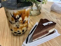 -THE ALLEY 鹿角巷(合生汇店)