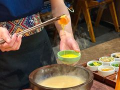 -良米山·云南野生菌过桥米线(上海首店)
