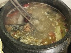 -鲁朗纳麦石锅鸡庄园