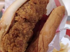 麦辣鸡腿汉堡经典中薯条套餐-麦当劳(世界城广场店)