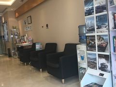 -瑞尔齿科(南京东路名人诊所)