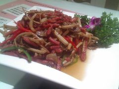 茶树菇爆鸭丝￥31-自贡盐帮菜·玩辣餐厅(樱花园西街店)