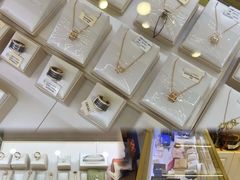 -海星奢选二手奢侈品手表包包鉴定回收寄卖(墨玉南路店)