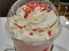 伊顿草莓酷乐冰-COSTA COFFEE(上海虹口龙之梦)