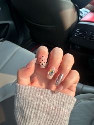 -丽心自助美甲美睫