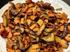 干椒炒见手青-阿山卓·野生菌火锅·纳西火塘烤肉