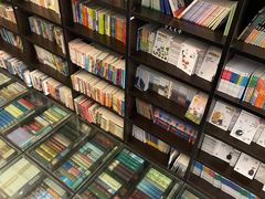 -钟书阁(松江泰晤士小镇店)