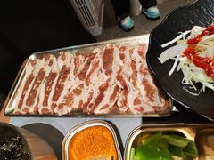 -草家酱蟹炭火烤肉店(珲春南路一店)