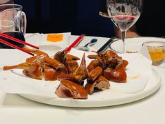 招牌脆皮乳鸽-名佳荟