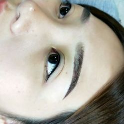 -一个差评成就的纹眉店