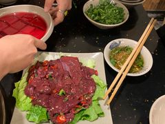 -茅草房·河畔园林火锅